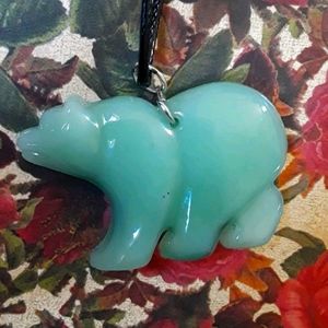 HANDCARVED JADE BEAR NECKLACE NEW